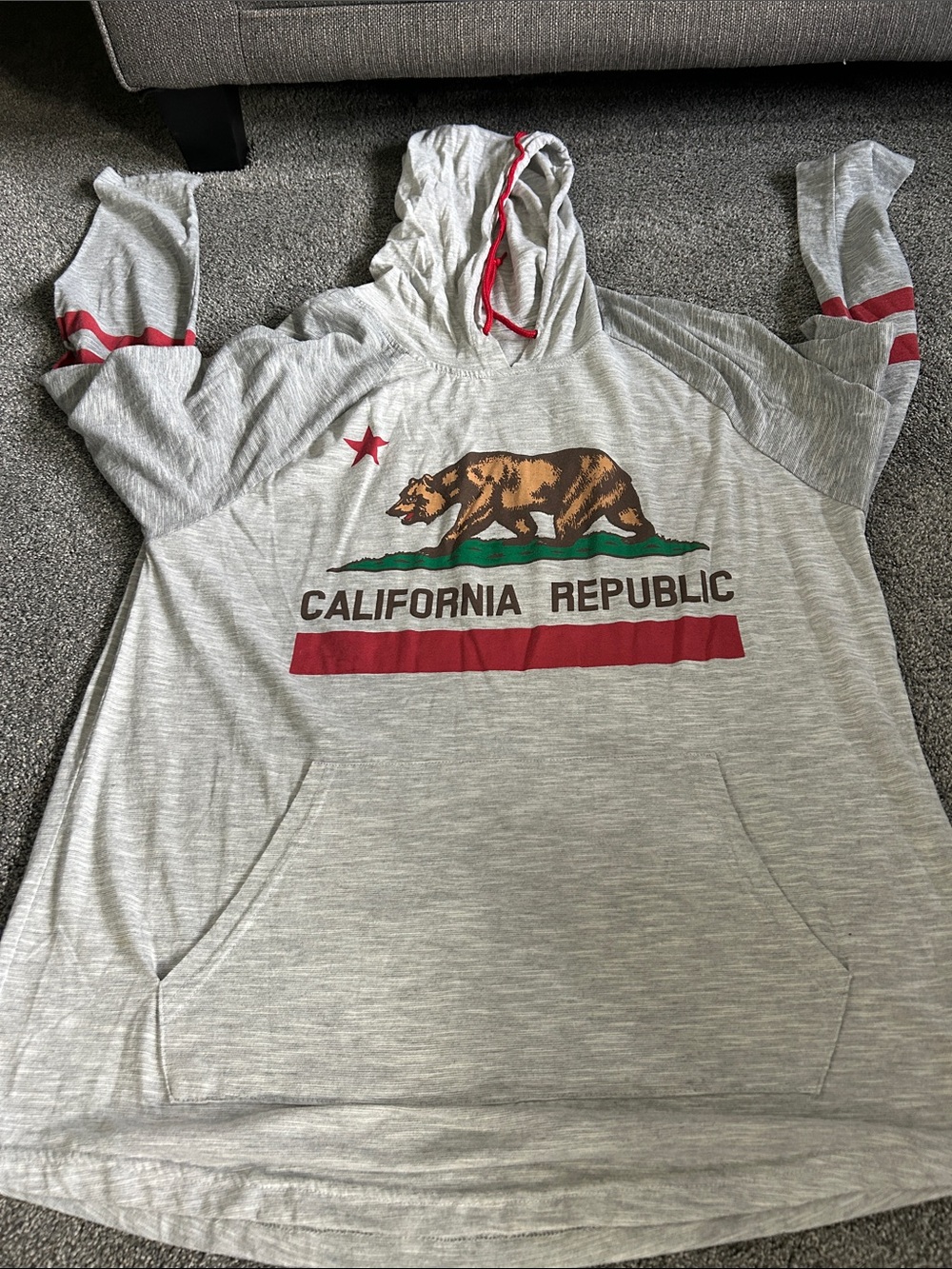 California Republic Men’s Hooded Sweatshirt - Light Gray with Red Trim